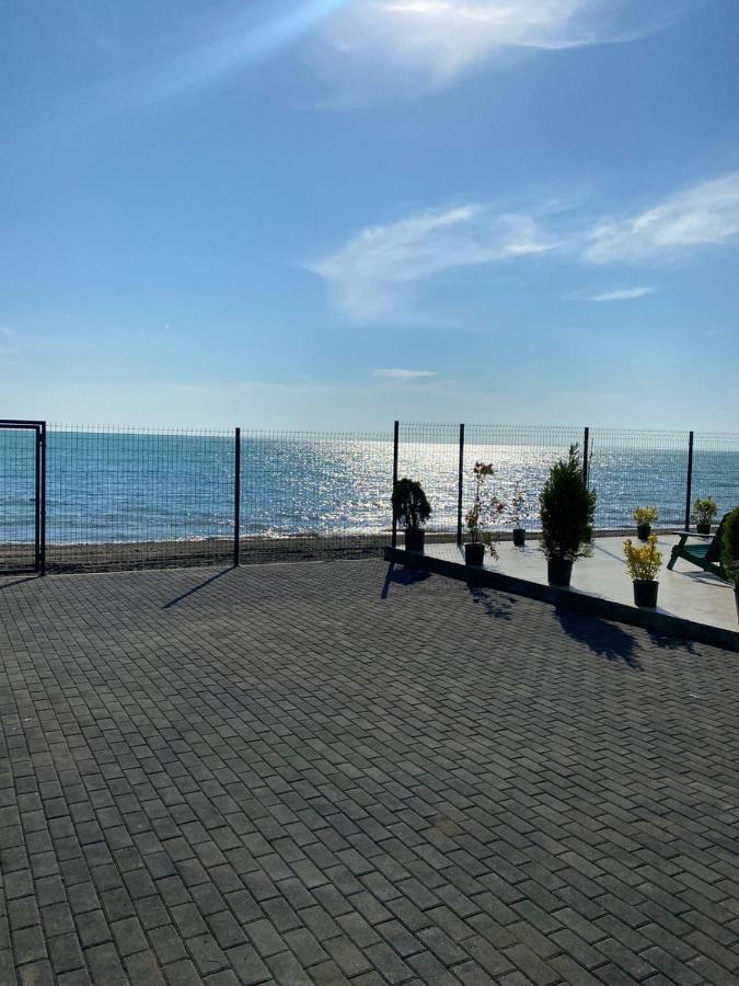 Claude Monet Seaside Hotel Григолети Экстерьер фото
